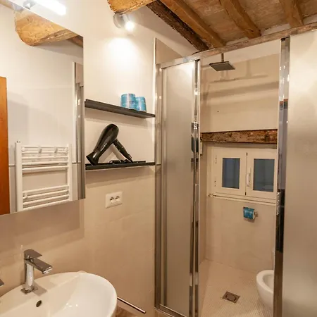 Uc - Gerardo Vendégház 3*